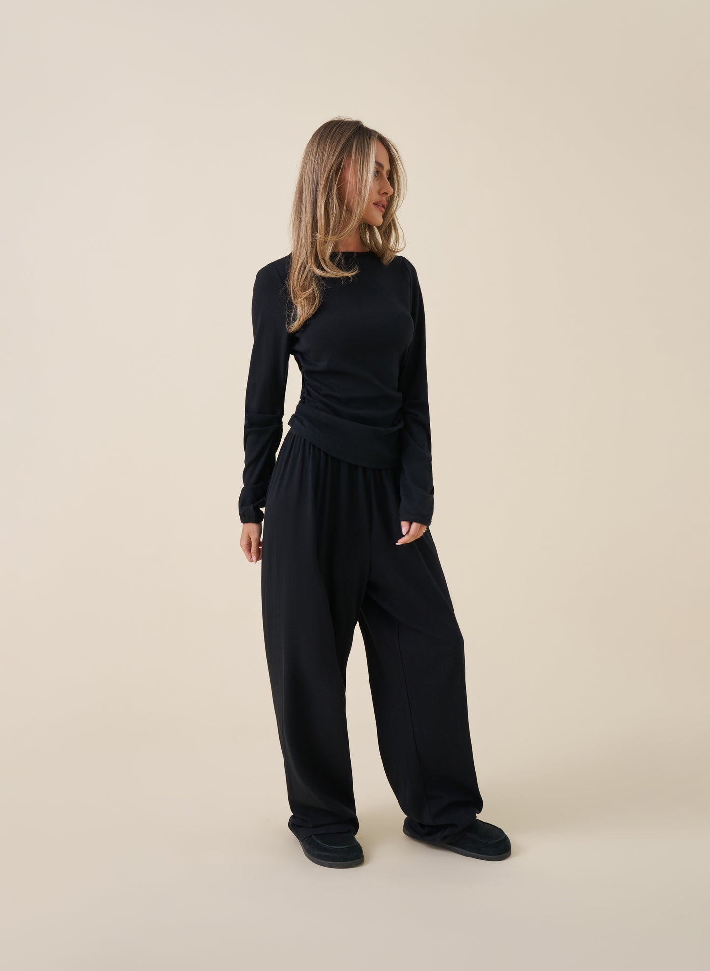 Late Checkout Lounge Set - Black