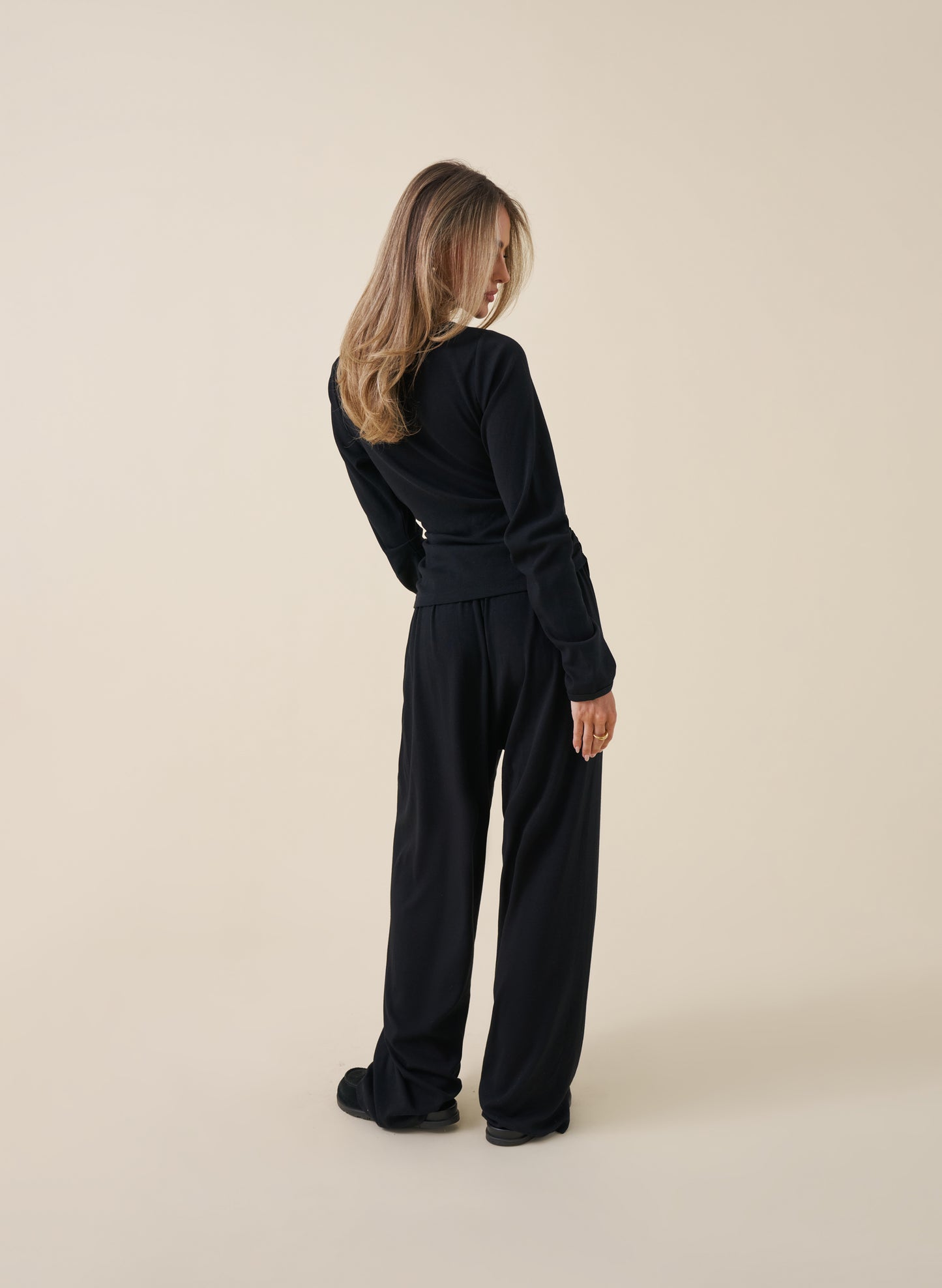 Late Checkout Lounge Set - Black
