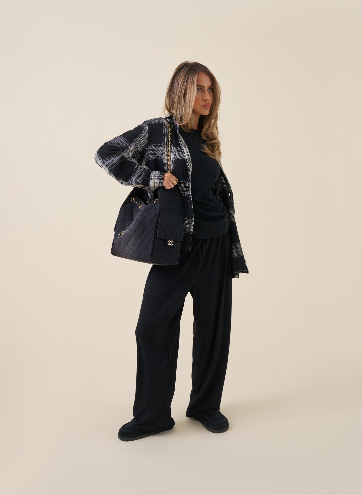 Late Checkout Lounge Set - Black